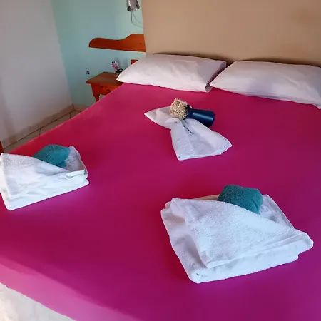 Giola And 1 Apartman *