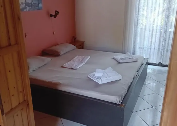 Giola And 1 * Αστρίδα